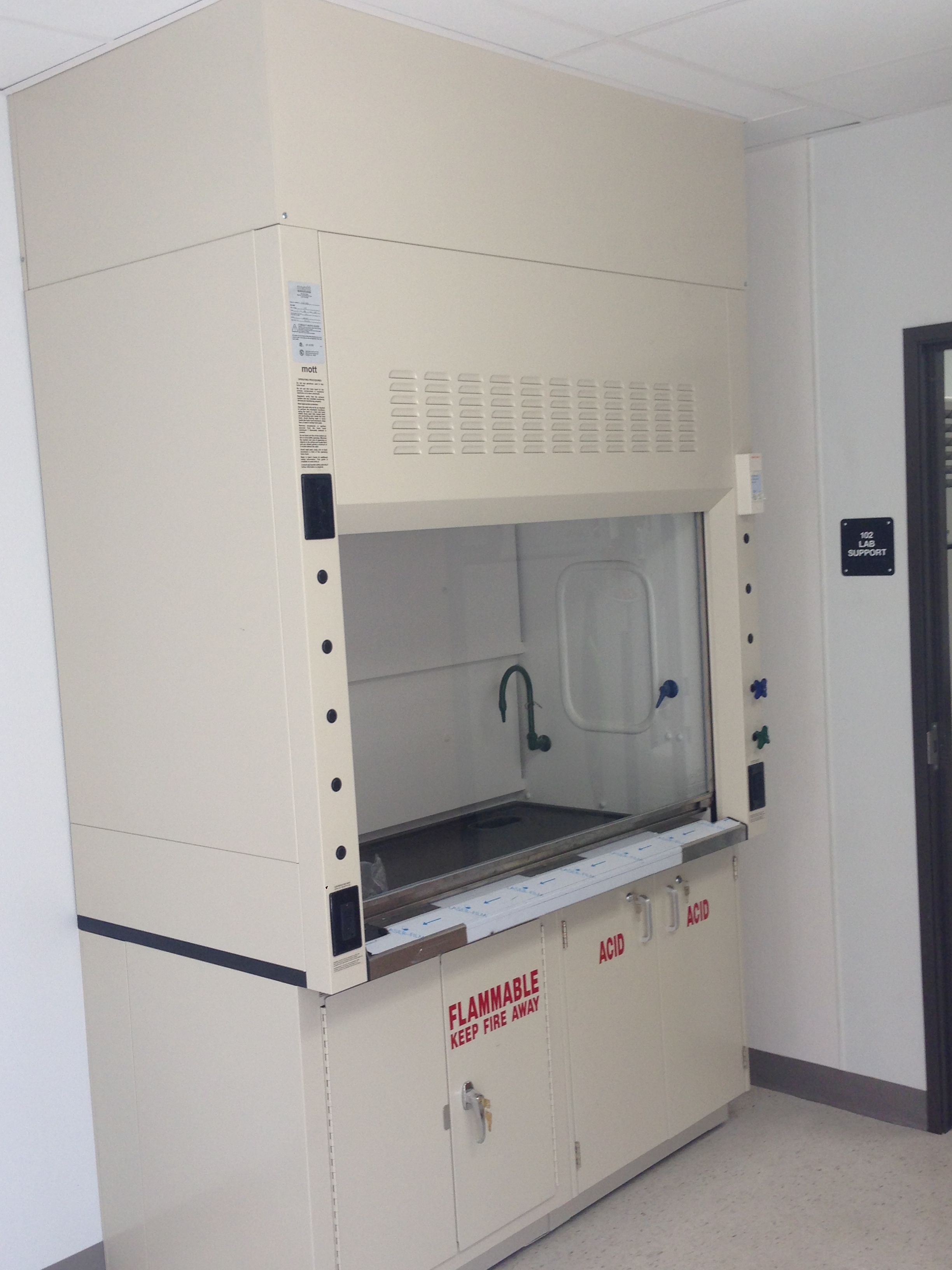 modular_laboratoryinside2 Avon Modular